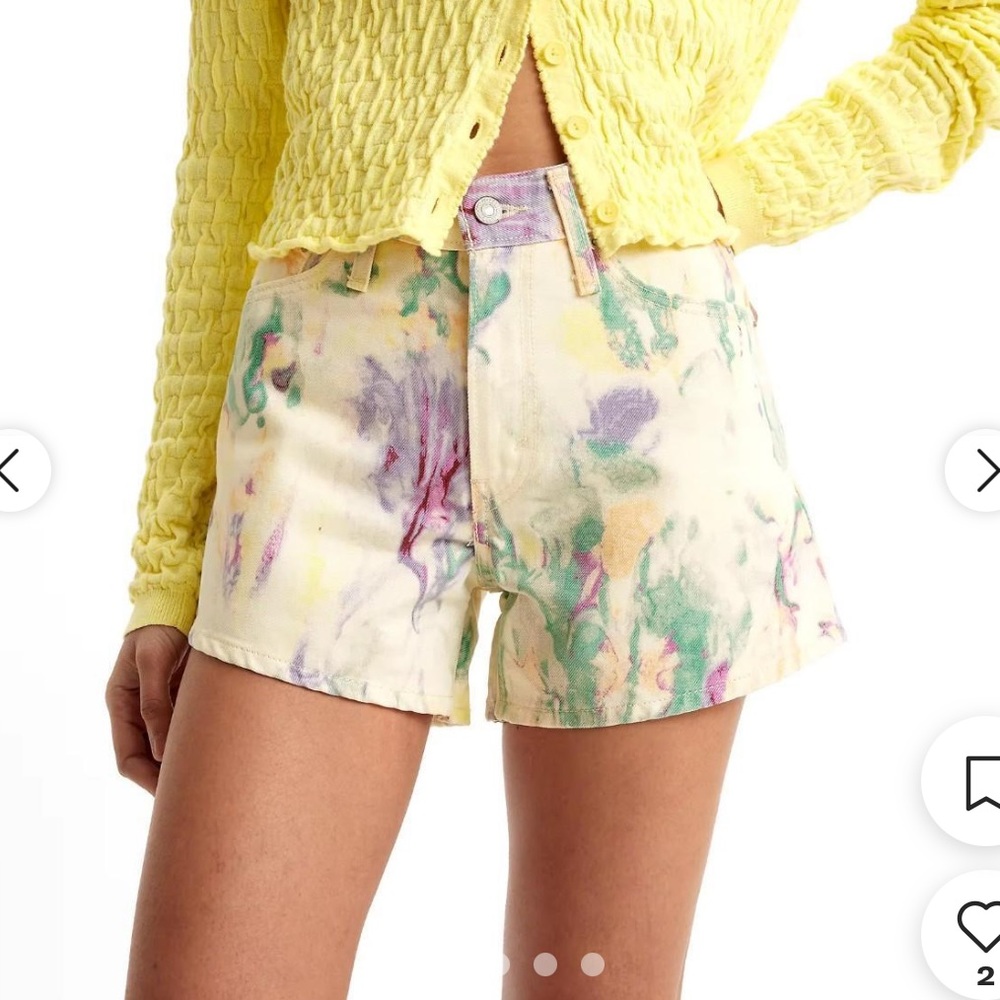 Levi’s 80s watercolor world mom shorts - size 28